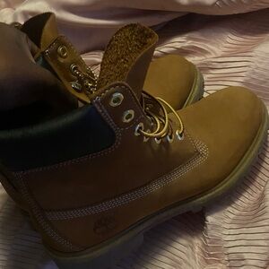 Timberland Tan Leather Boots with Black Collar